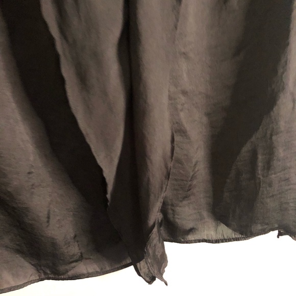 Black Ruffle Front Sleeveless Blouse - Picture 4 of 6